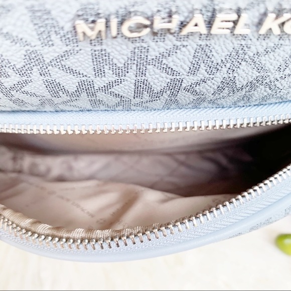 2DAYS SALE‼️PRICE FIRM‼️MK Abbey Backpack - Picture 5 of 8